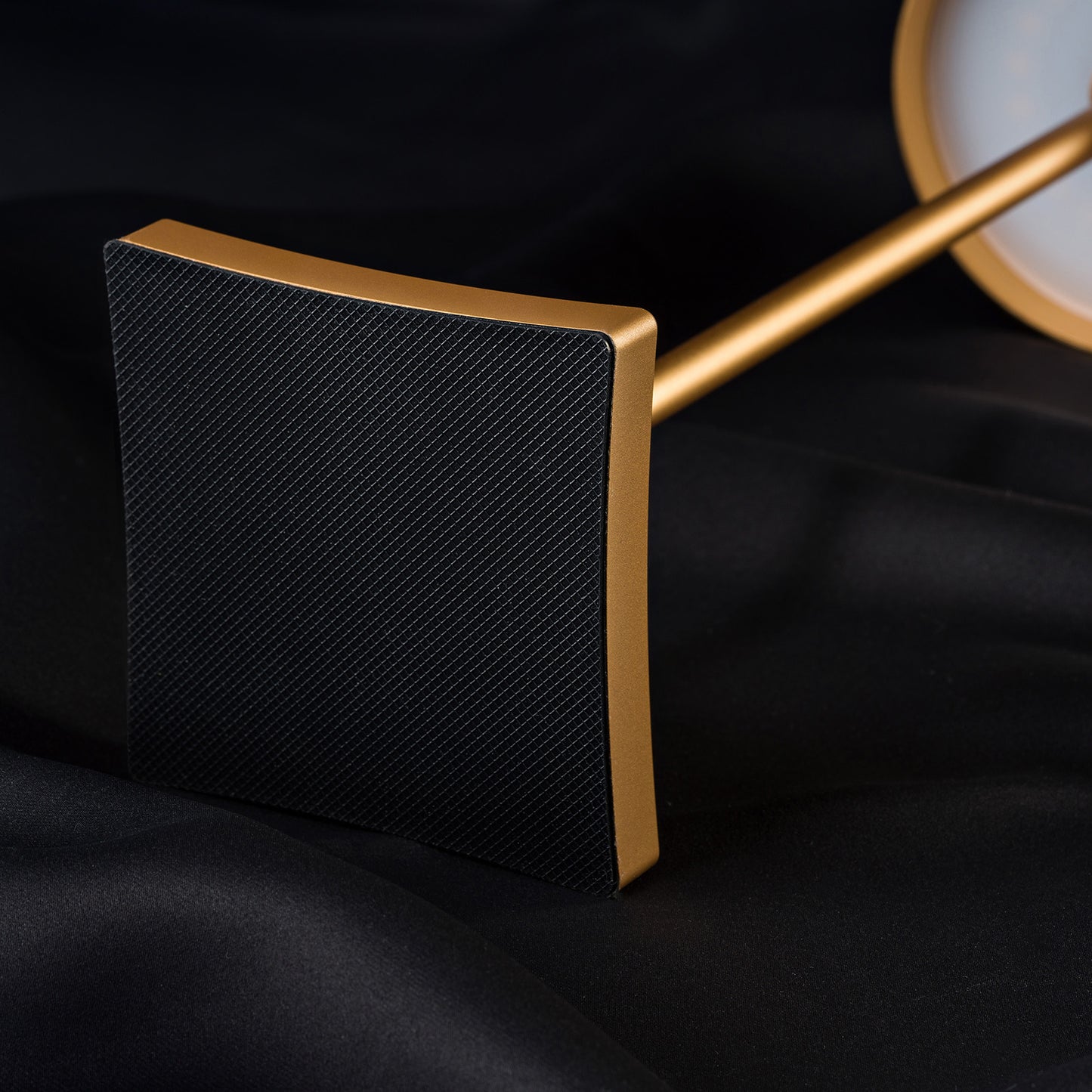 1 x Gold & 1 Schwarz