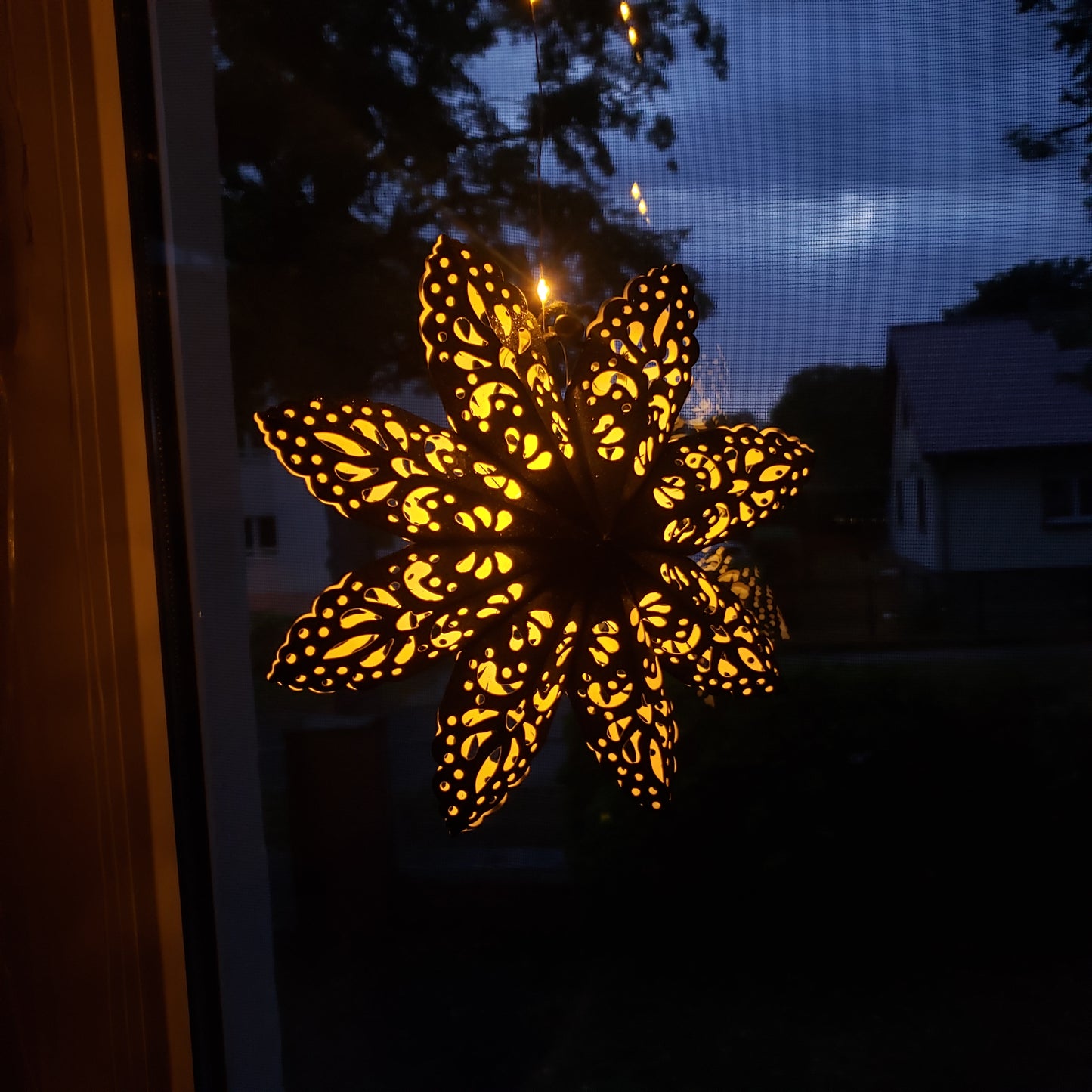 Schwarze Blume (20 cm)